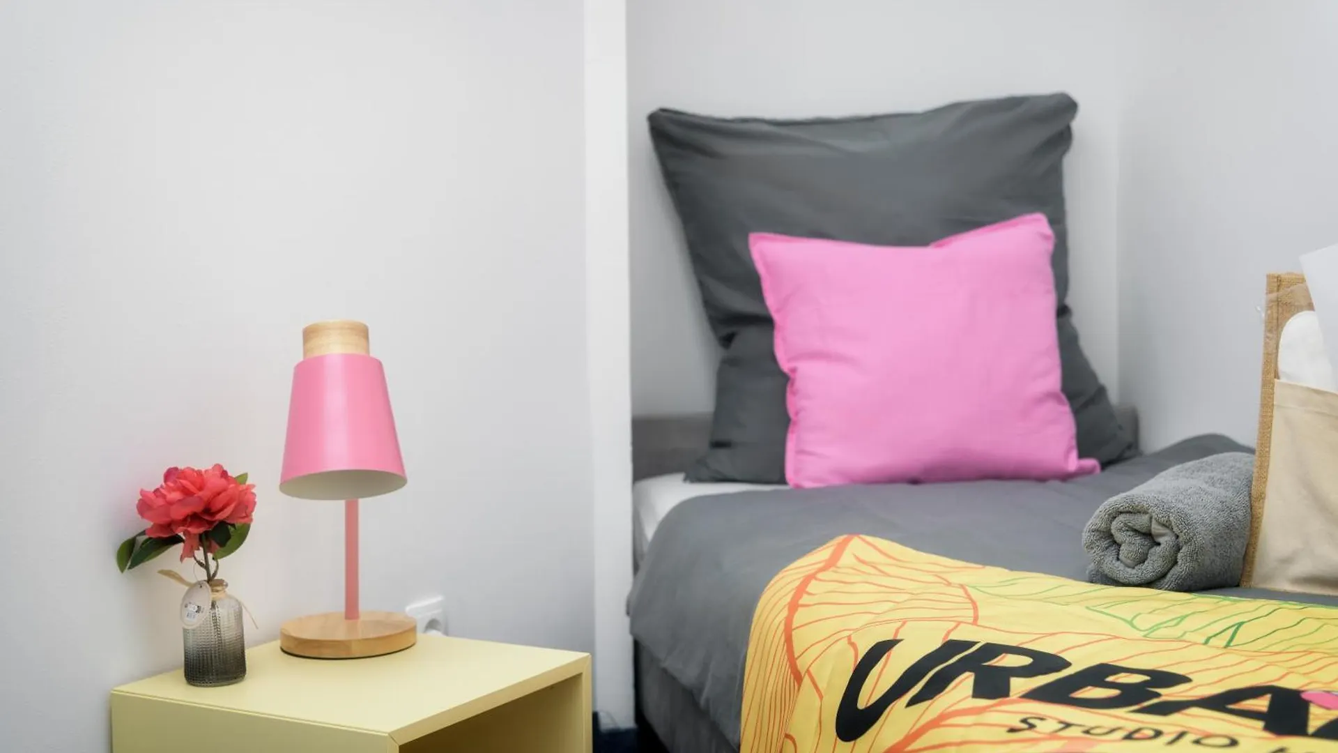 Urbankey Studio Hostel - Vienna Neubau Austria
